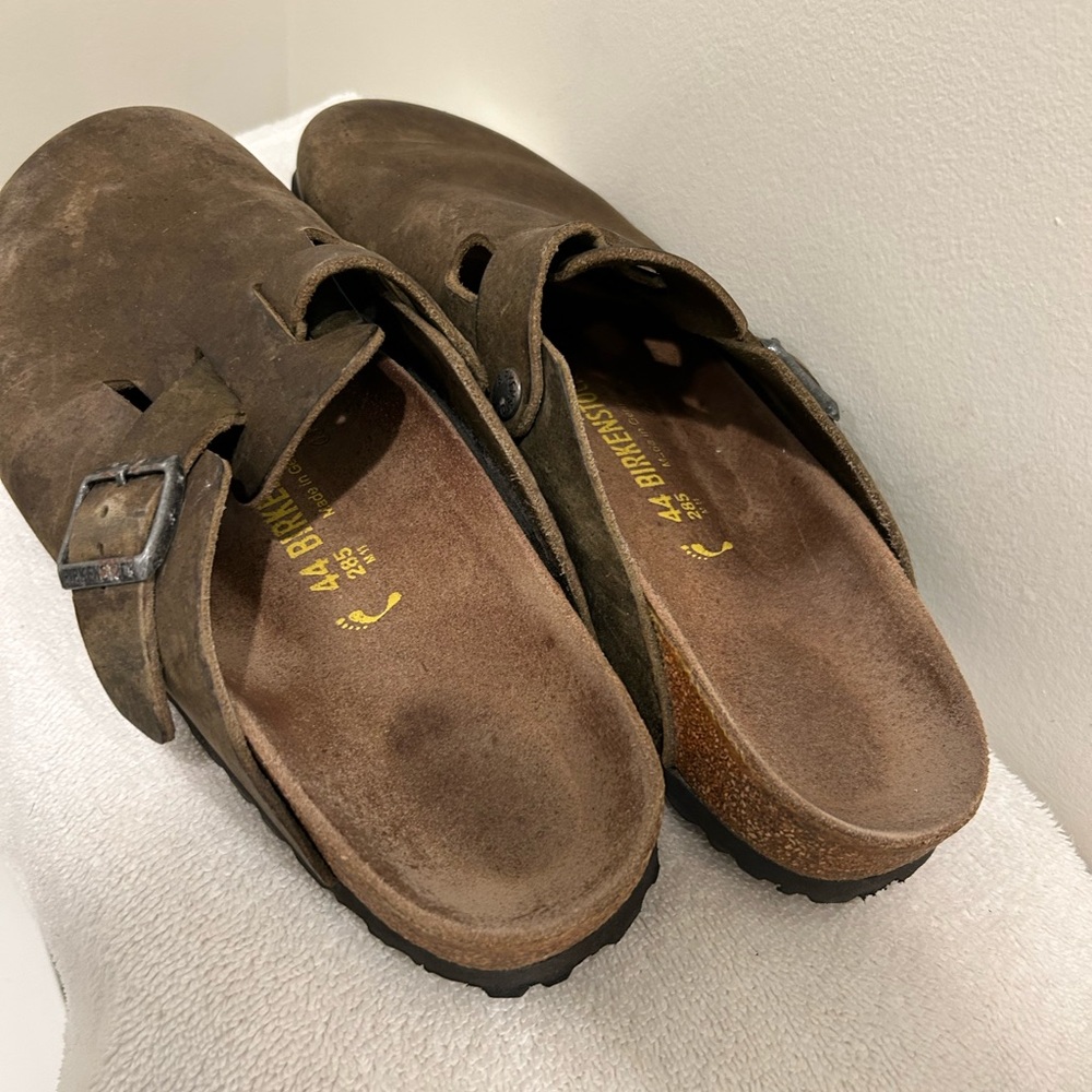 Birkenstock Men’s Boston Taupe Mules Soft Footbed